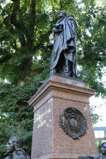 klik hier voor de originele foto (907kB - 1280x1920)