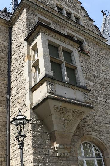 klik hier voor de originele foto (747kB - 1280x1920)