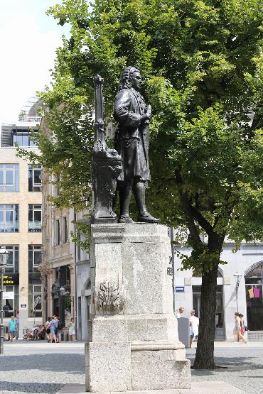 klik hier voor de originele foto (859kB - 1280x1920)