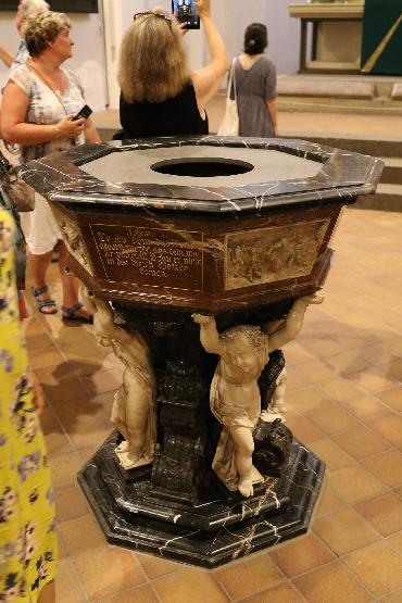 klik hier voor de originele foto (468kB - 1280x1920)